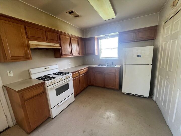 Property Photo: 160 Canal Street LA 70454