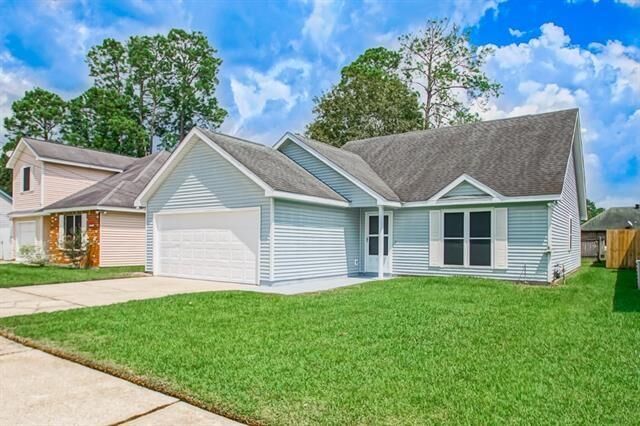 Property Photo:  354 E Suncrest Loop  LA 70458 