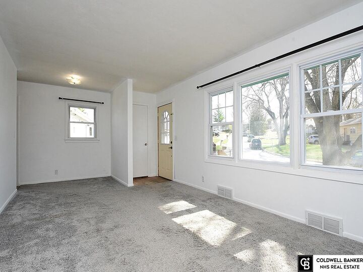 Property Photo:  104 Leisure Lane  NE 68005 