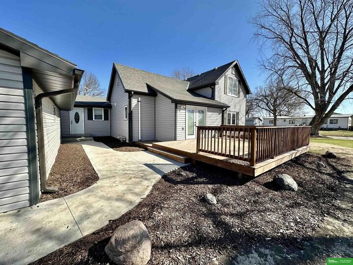 Property Photo:  318 S 1st Street  NE 68047 