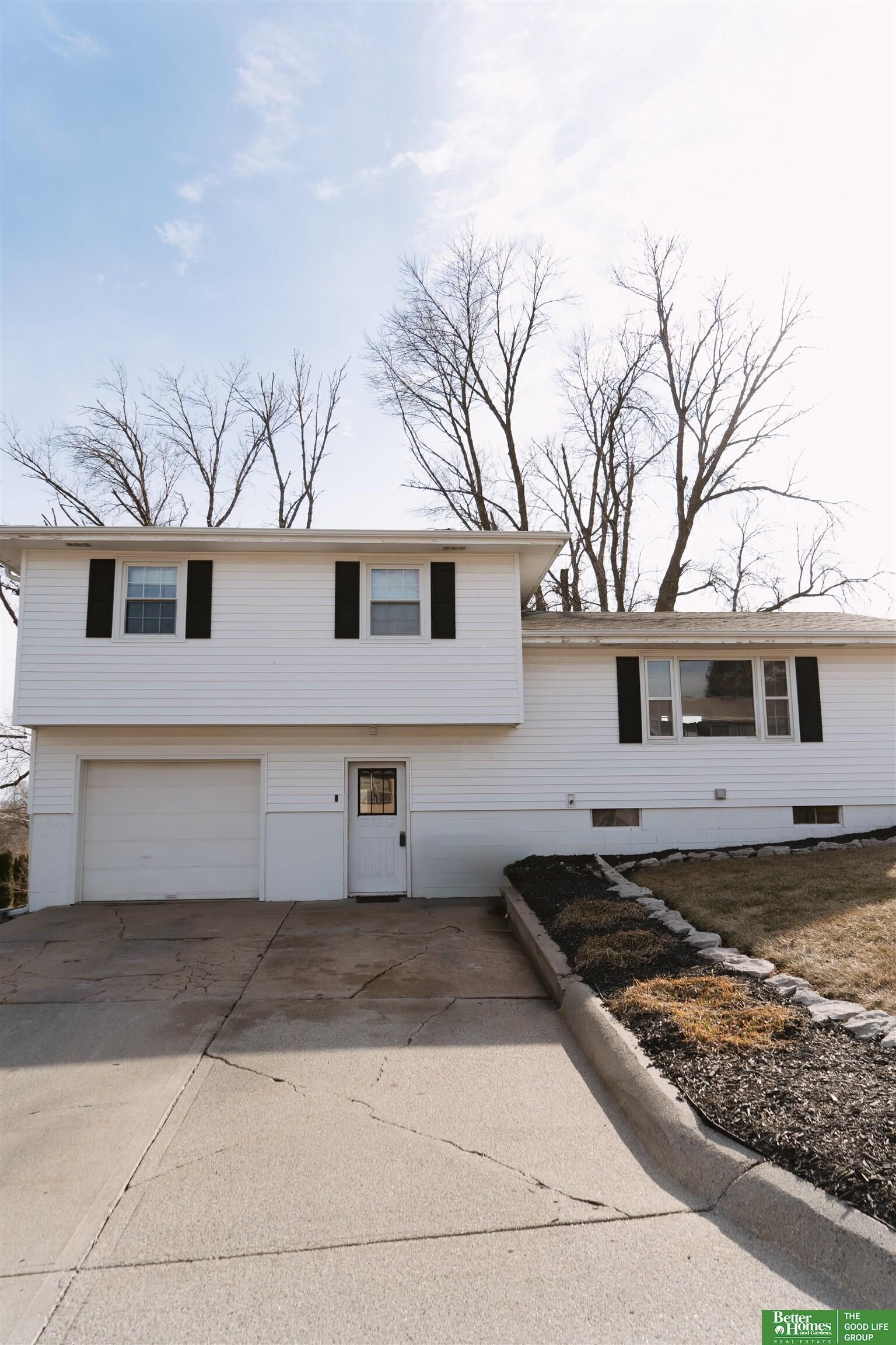 Property Photo:  2001 Hampton Drive  NE 68061 
