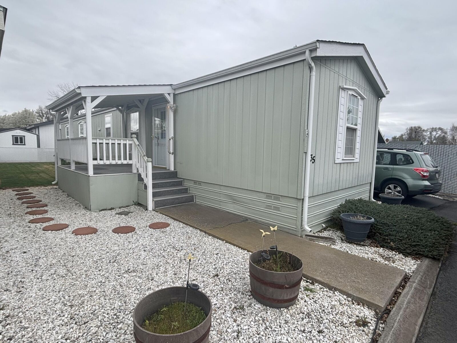 Property Photo:  4200 Summers Lane Unit 35  OR 97603 
