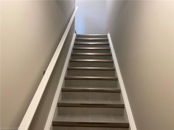 Photo de la propriété:  4 Wheat Lane  ON N2R 0R6 