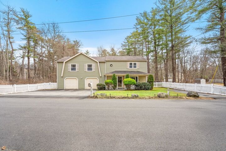 Property Photo:  14 Meade Rd  MA 01864 