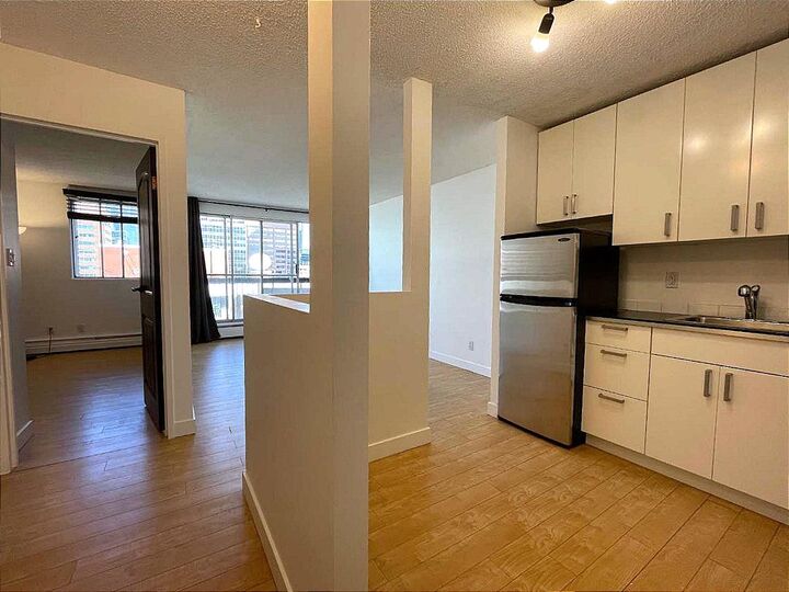 Property Photo: 340 14 Avenue SW 808 AB T2R 0M4