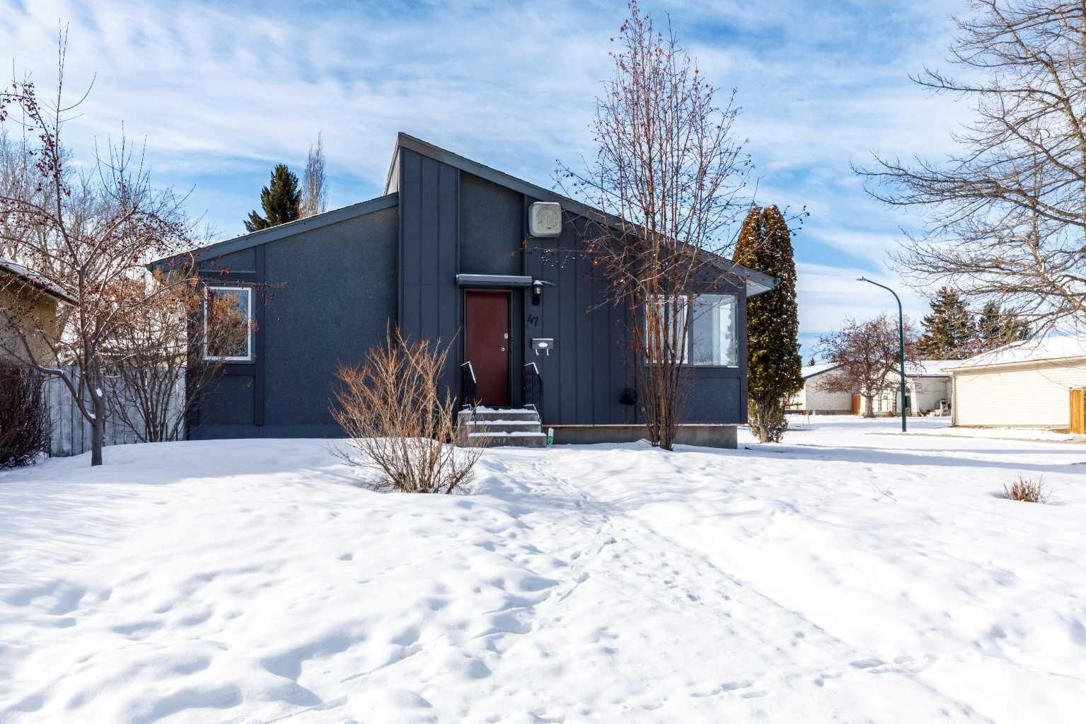 Property Photo:  47 Olsen Street  AB T4N 5B8 