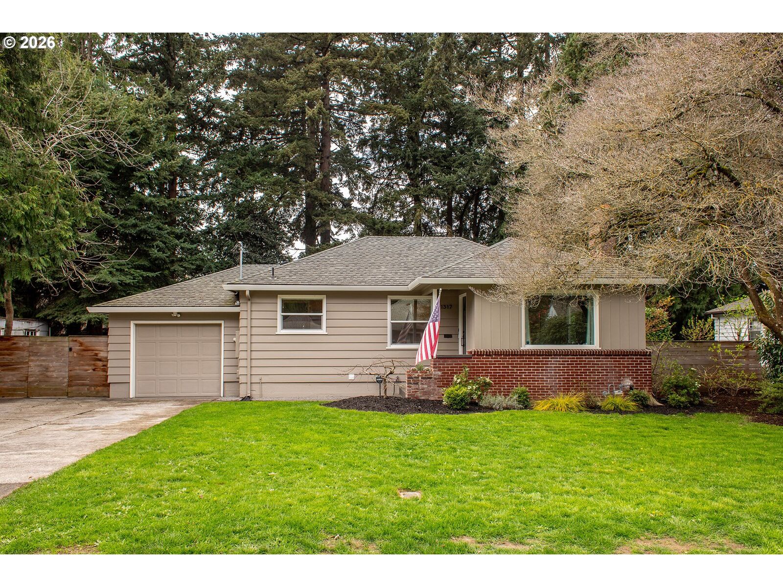 Property Photo:  1317 NE 109th Ave  OR 97220 