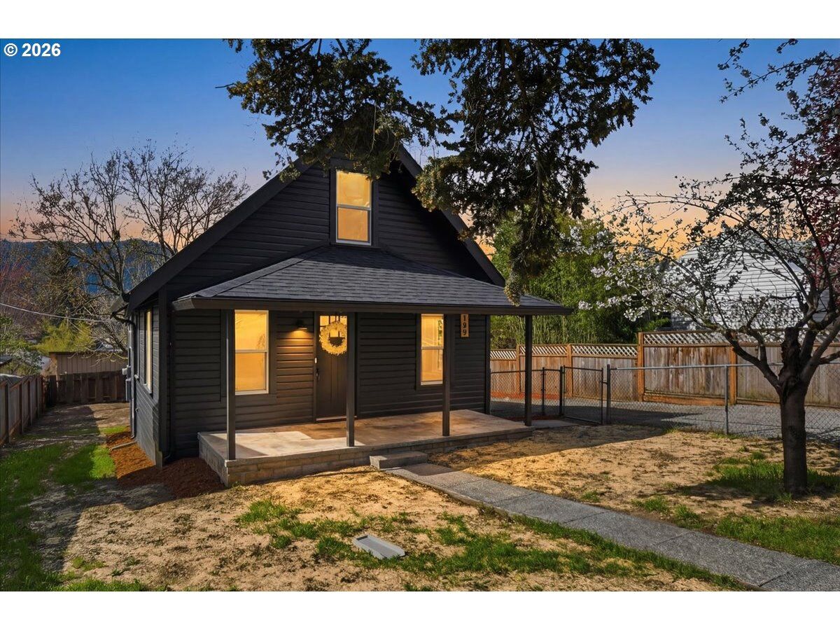 Property Photo:  109 W Jefferson St  WA 98605 