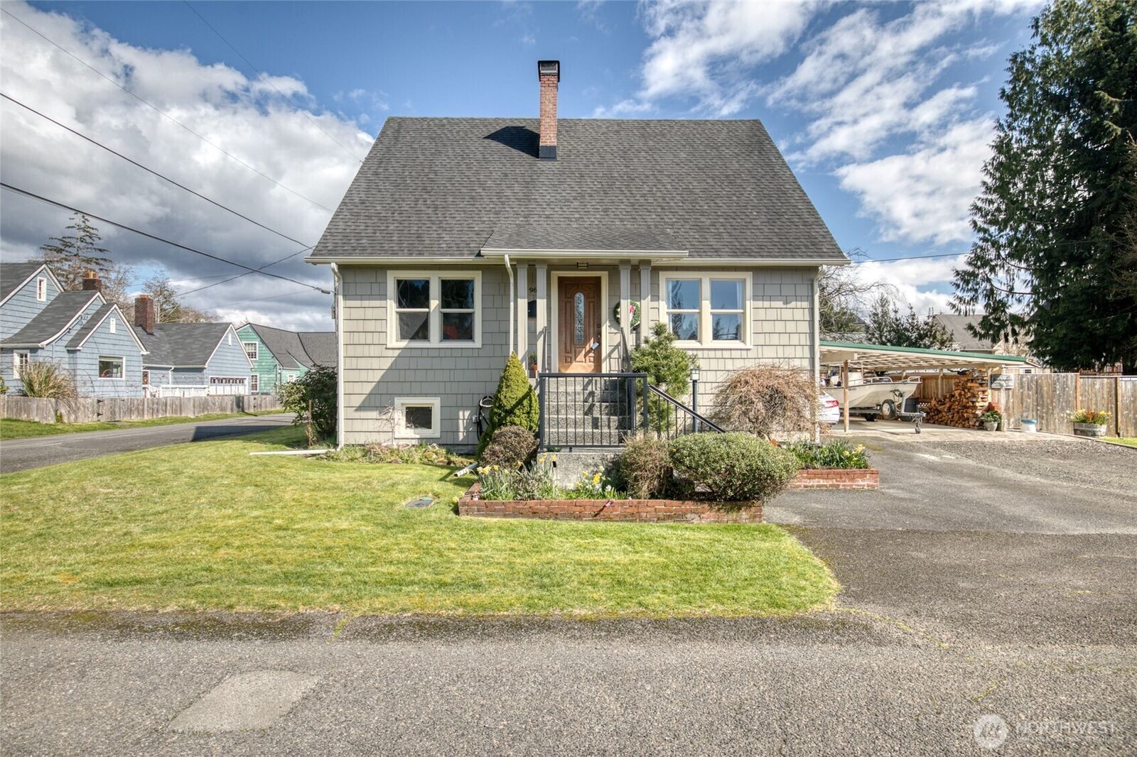 Property Photo:  966 N Jeffries Street  WA 98520 