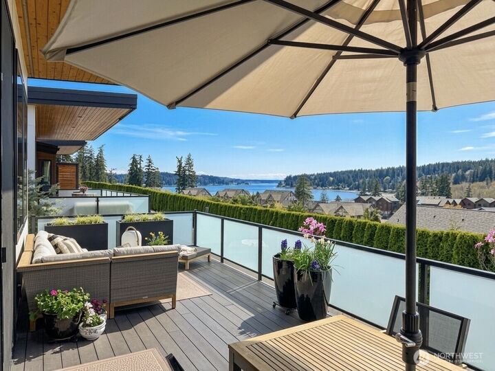 Property Photo:  4878 NE Dotson Loop 2A  WA 98110 