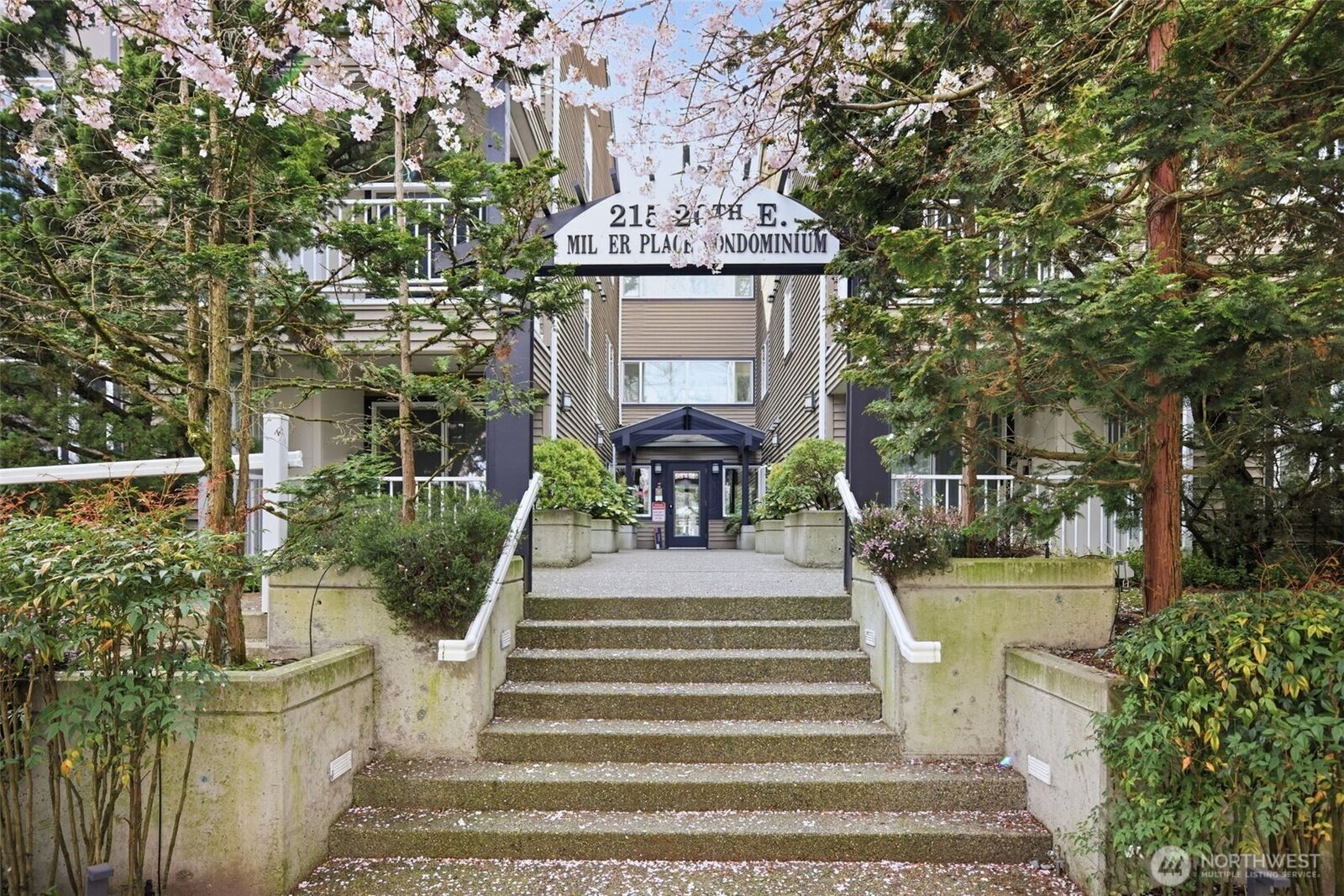 Property Photo:  215  20th Avenue E 105  WA 98112 