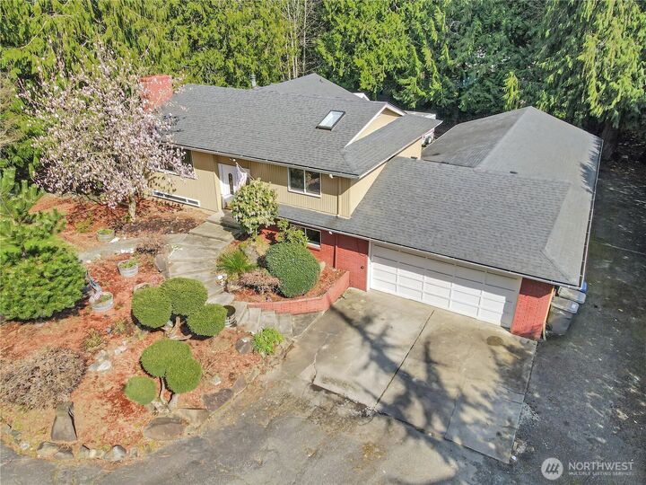 Property Photo: 12001 Robinhood Lane WA 98290