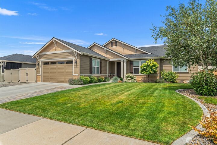 Property Photo:  1747 S Blanchard Loop  WA 98802 