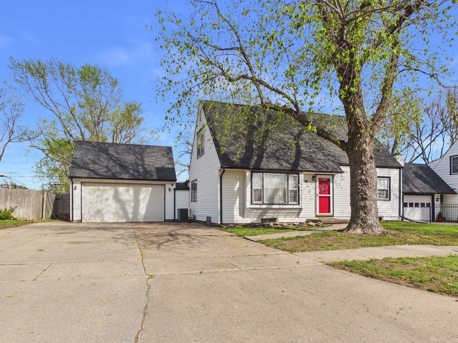 Property Photo:  510 Wire Ave  KS 67060 