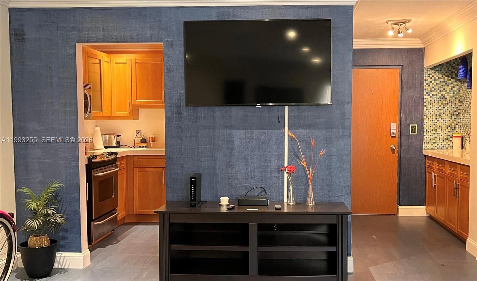 Property Photo:  401 Golden Isles Dr 101  FL 33009 