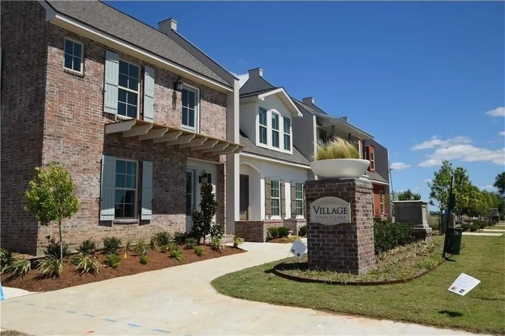 Property Photo:  4315 Village Lane #1  LA 70607 