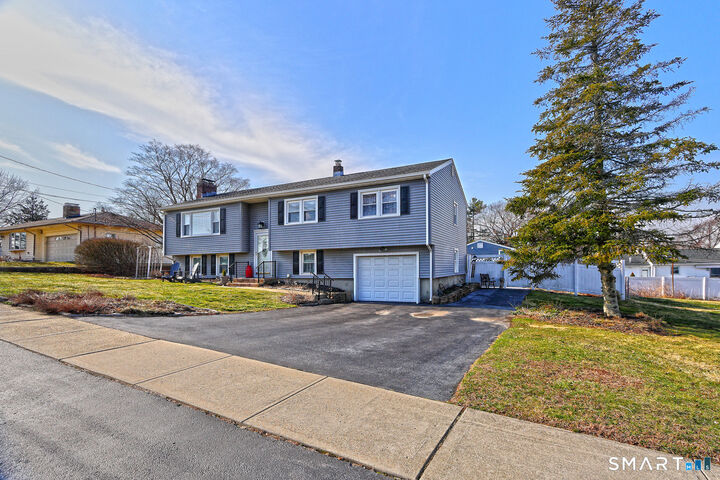 Property Photo:  6 Mount Pleasant Road  CT 06516 