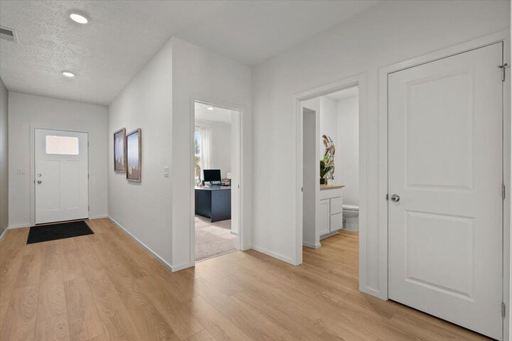 Property Photo:  414 N Arcadia Ave  WA 99006 