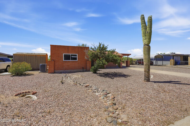 Property Photo:  7521 N Placita De Teresa  AZ 85741 