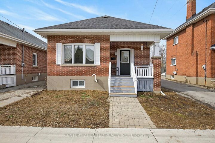 Photo de la propriété:  521 Armour Road  ON K9H 1Y8 