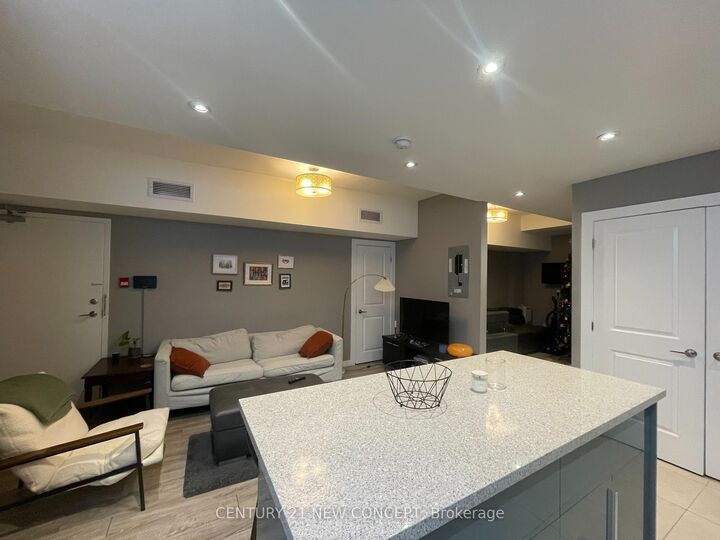 Photo de la propriété:  604 Bloor Street W 3  ON M6G 1K4 