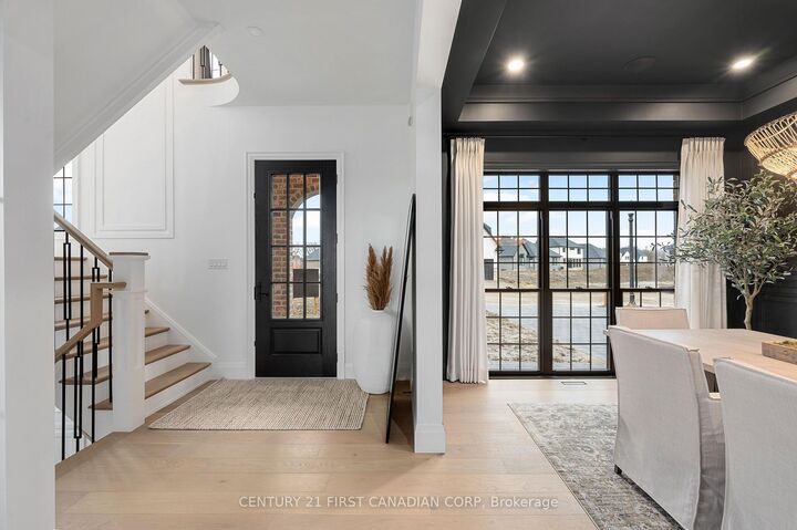 Photo de la propriété: 204 Foxborough Place ON N0M 2P0