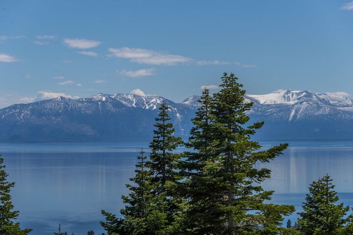 Property Photo:  949 Skyline Drive  CA 96145-0000 