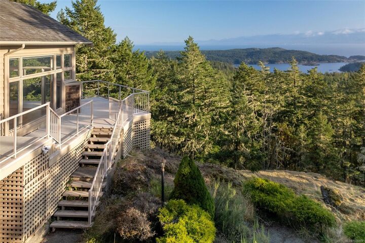 558 Wilderness Pl — photo 1