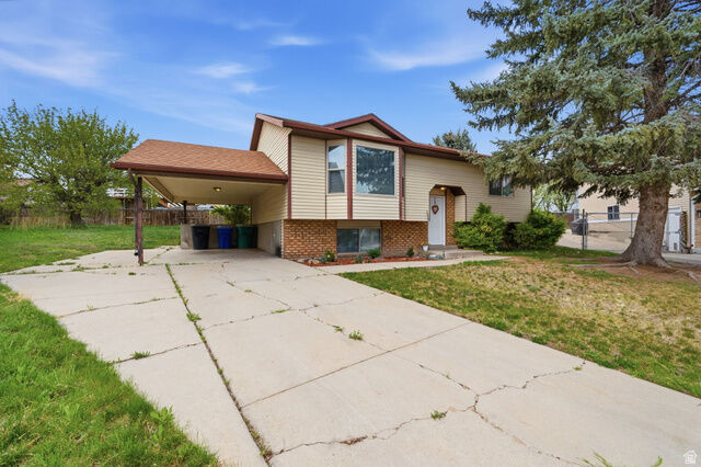 Property Photo: 4909 W Sakura Ct UT 84081