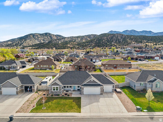 Property Photo:  813 S 270 E  UT 84648 