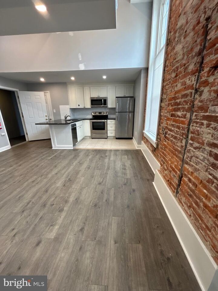 Property Photo:  13 N 4th Avenue 8  PA 19468 