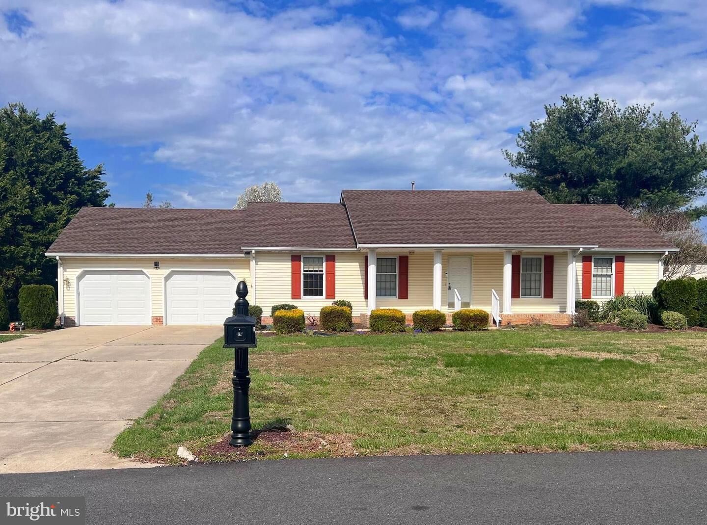 Property Photo:  16 Princeton Road  DE 19963 