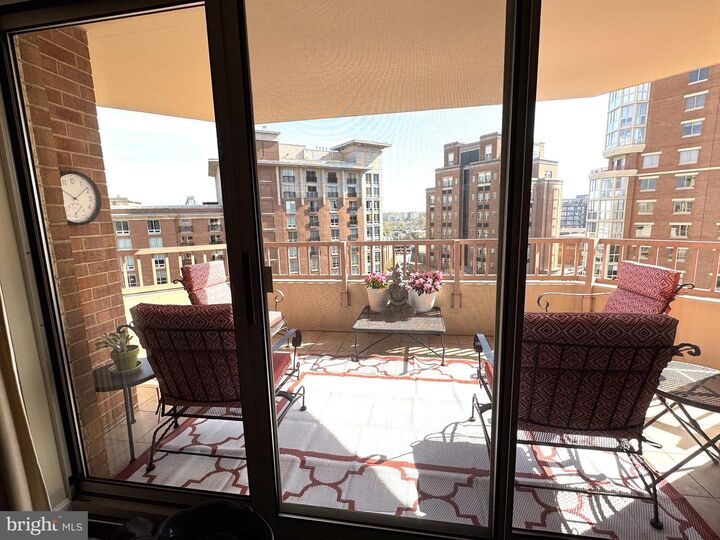 Property Photo: 2121 Jamieson Avenue 1506 VA 22314