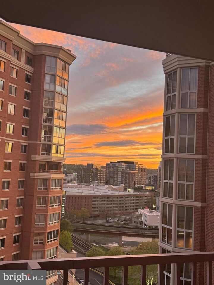 Property Photo:  2121 Jamieson Avenue 1506  VA 22314 