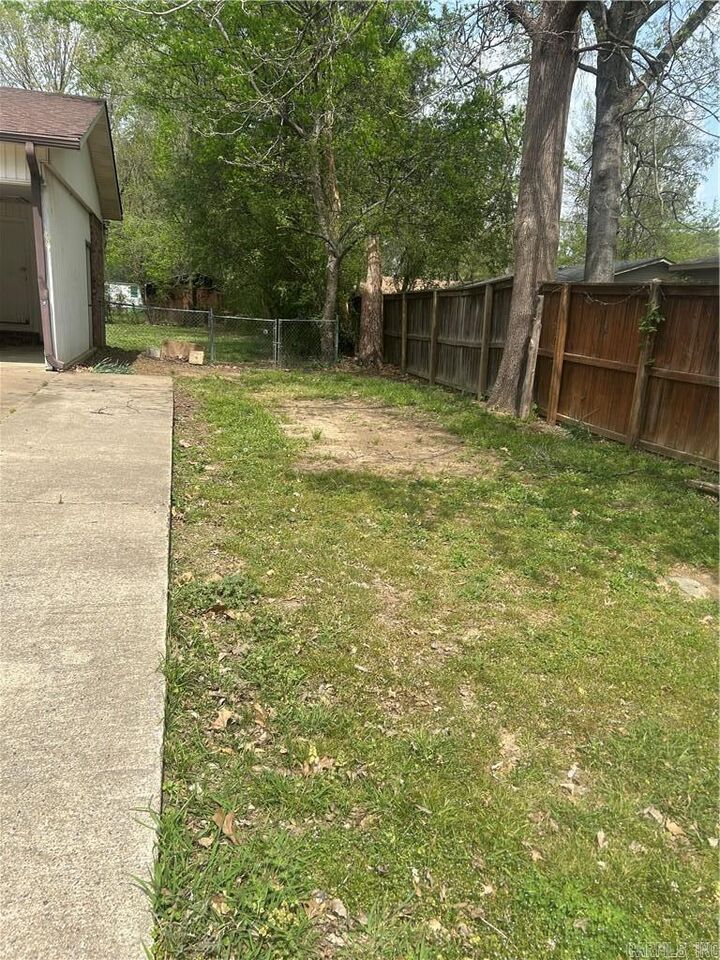 Property Photo: 405 E M AR 72801