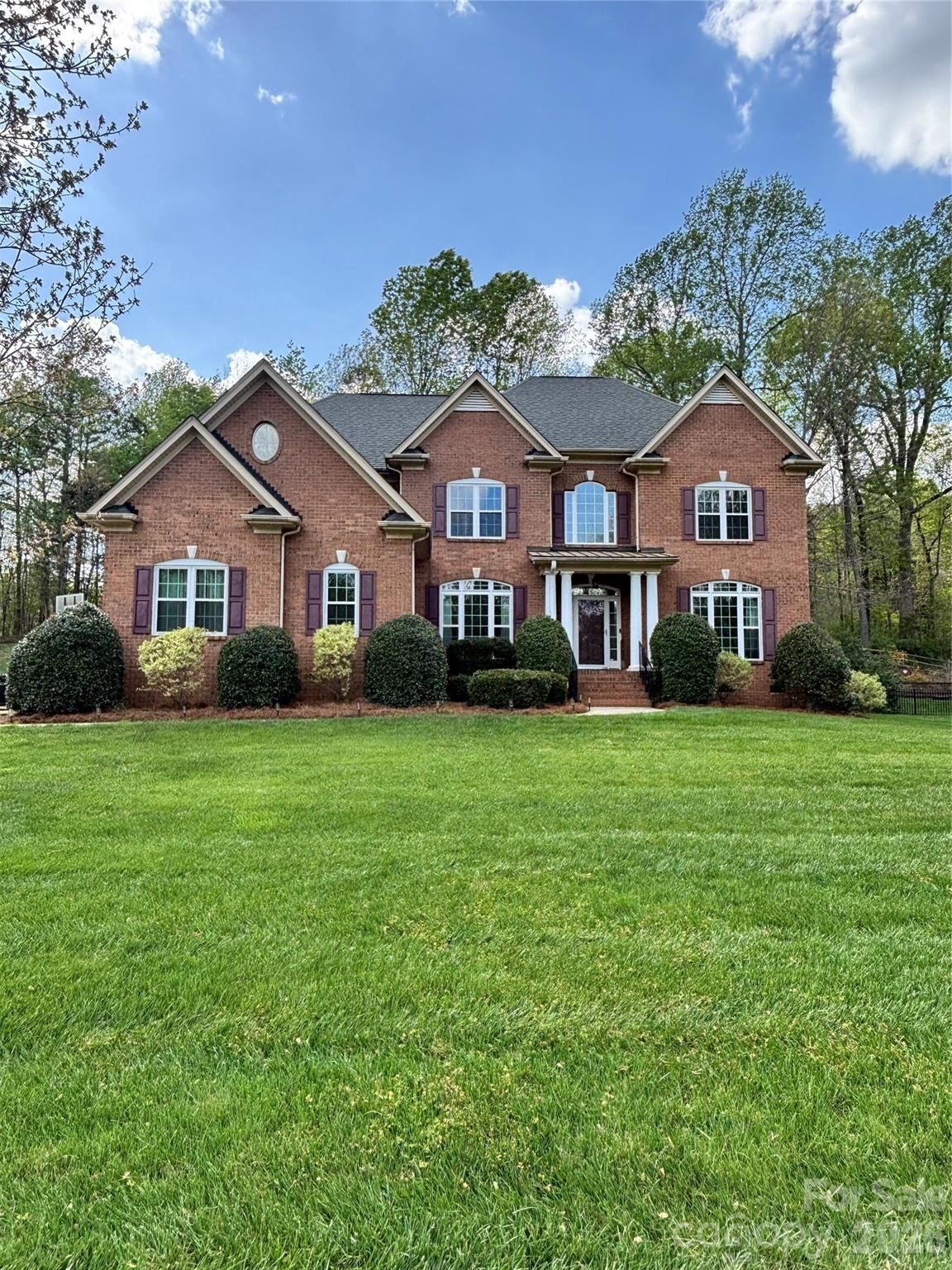 Property Photo: 9811 Julliard Drive NC 28227