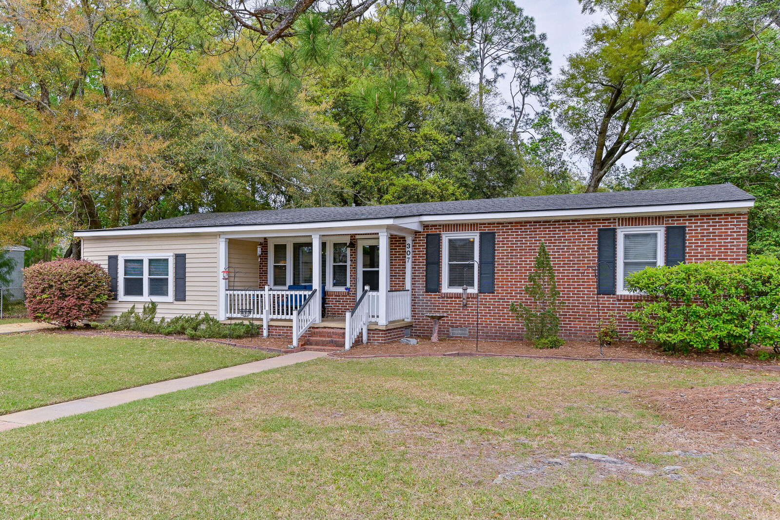 Property Photo:  307 Burroughs Avenue  SC 29902 