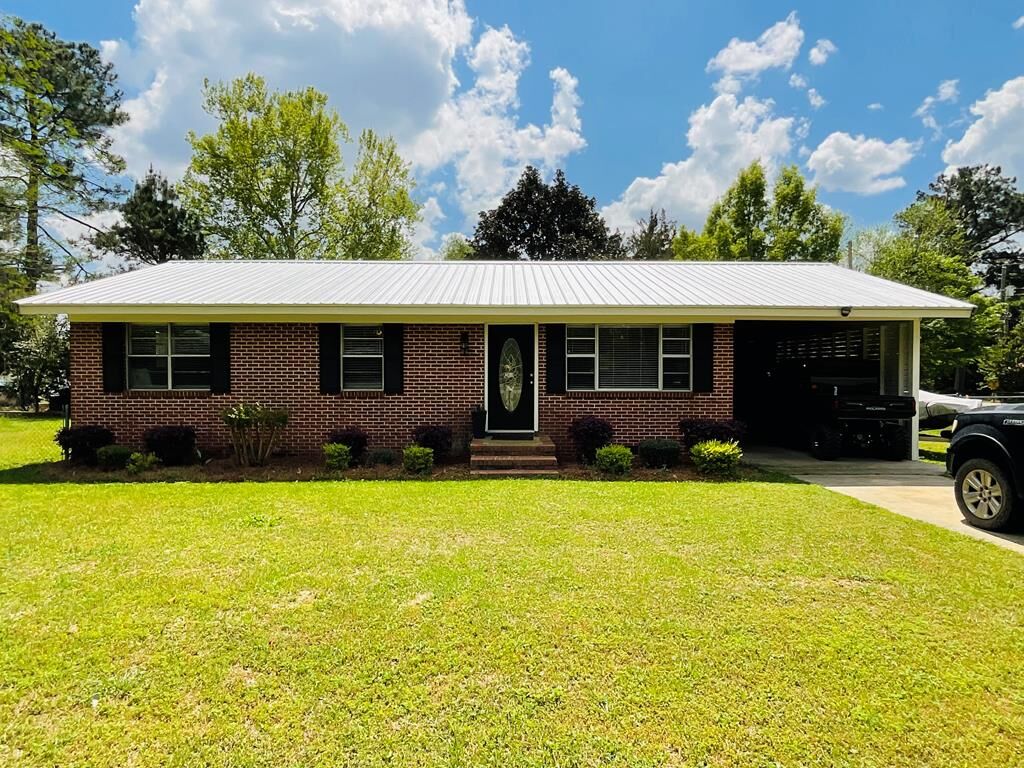 Property Photo: 174 First St E GA 31712