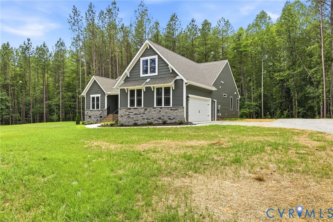 Property Photo:  2203 Walnut Tree Boulevard  VA 23139 