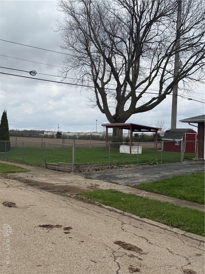 Property Photo:  2000 Edge Street  OH 45356 