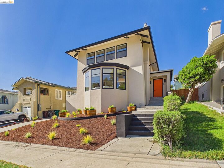 Property Photo: 714 Walavista Ave CA 94610