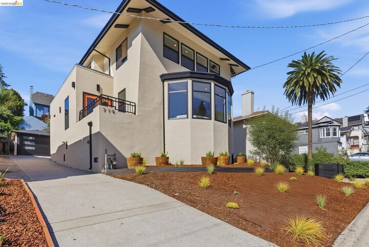 Property Photo:  714 Walavista Ave  CA 94610 