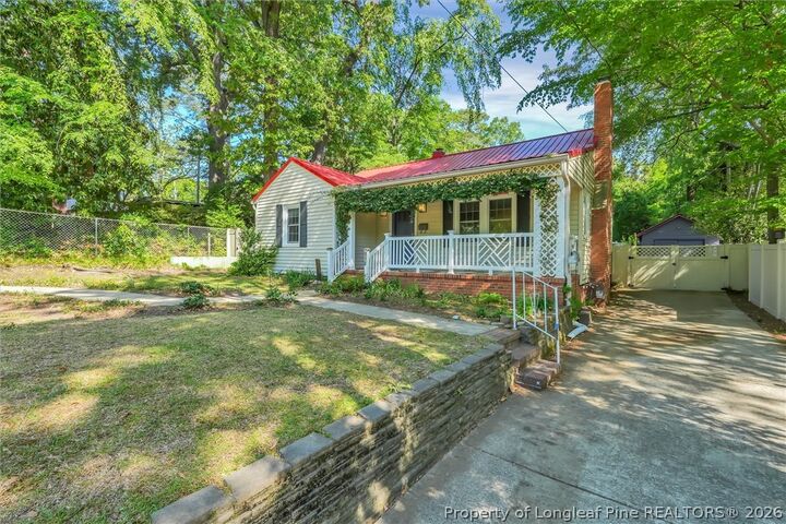 Property Photo:  910 Clarendon Street  NC 28305 