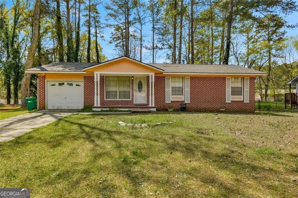 Property Photo: 8941 Ashwood Drive GA 30274