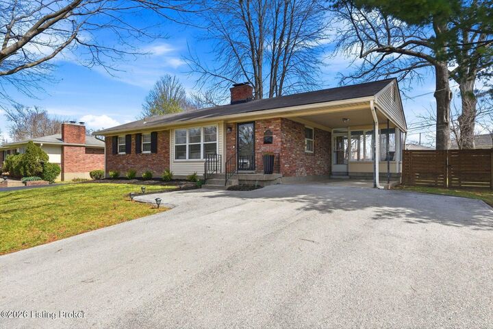 Property Photo:  325 Brunswick Rd  KY 40207 