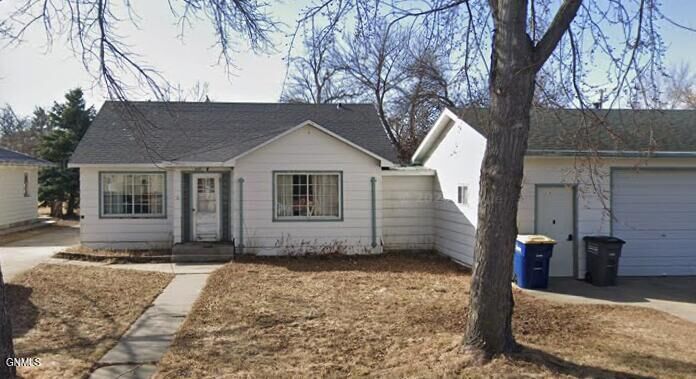 Property Photo:  512 1st Street N  ND 58436 