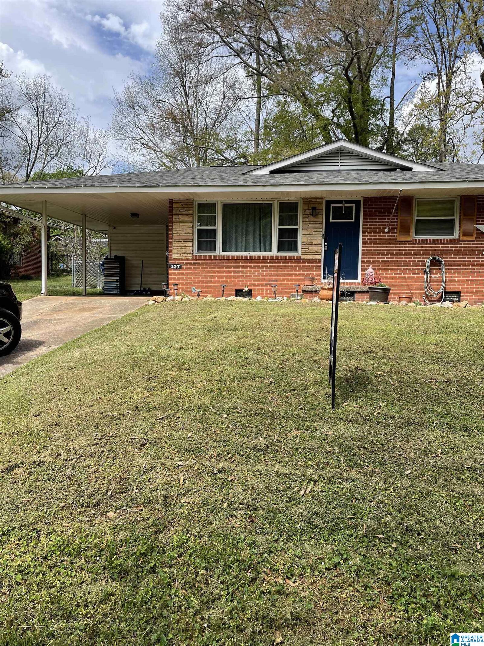 Property Photo: 827 W 38th Street AL 36201