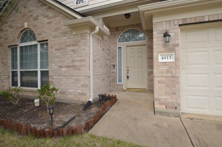 Property Photo: 4915 Ibis Lake Court TX 77449
