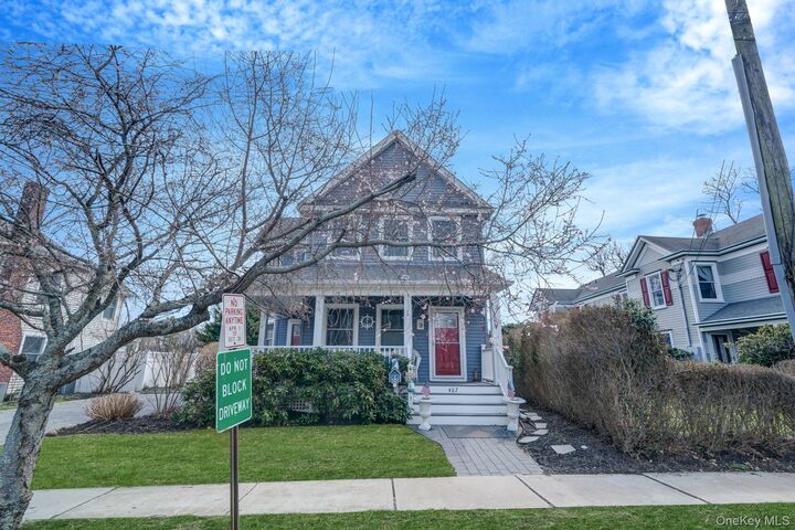 Property Photo:  407 Wiggins Street  NY 11944 