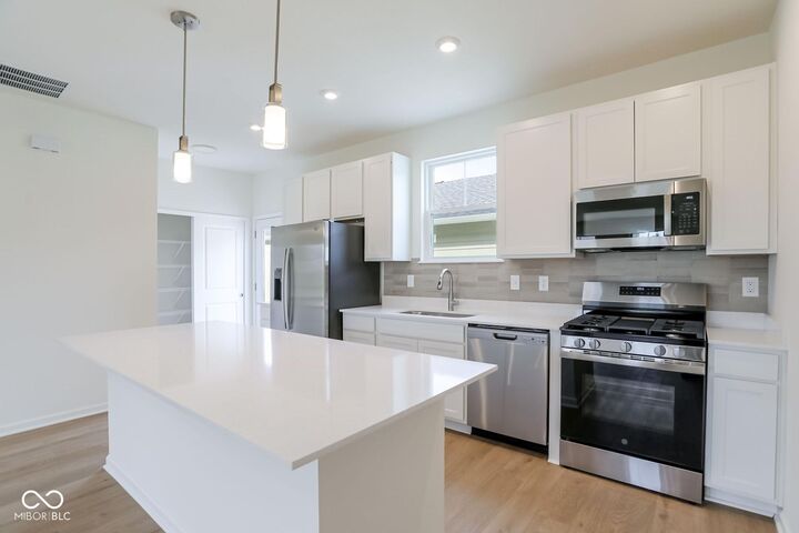 Property Photo:  3947 Sandpiper Way  IN 46112 